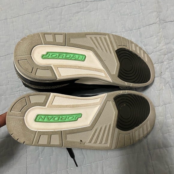 Jordan 3’s like new worn one time! - Picture 4 of 4